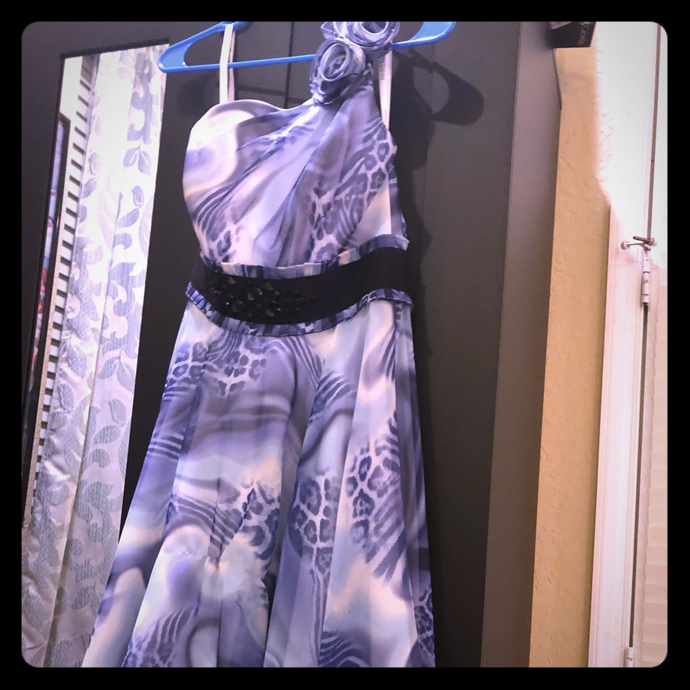 PERFECT HOMECOMING DRESS!) . Knee length